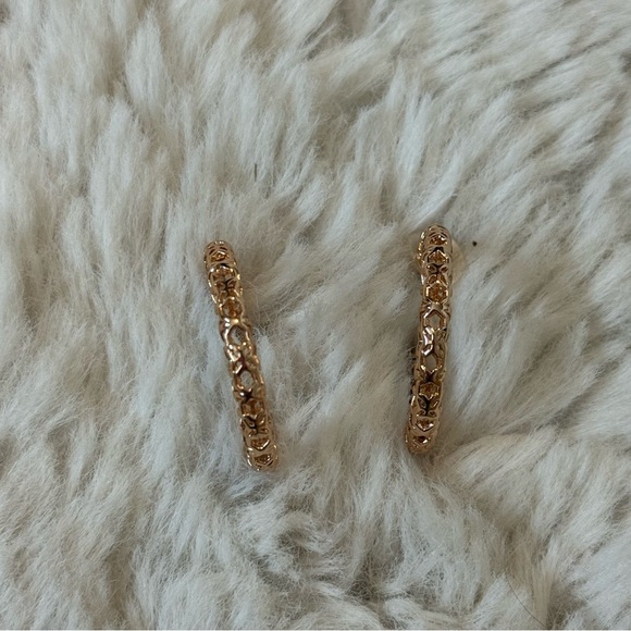 Kendra Scott Rose Gold Textured Hoop Earrings - Picture 4 of 4